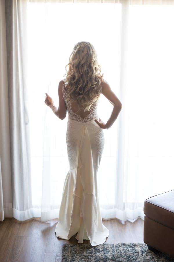 28Wedding-hair-long-curls-by-meleah-Studio Carre Photographie